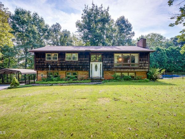 700 Kentucky Avenue, Bluff City, TN 37618