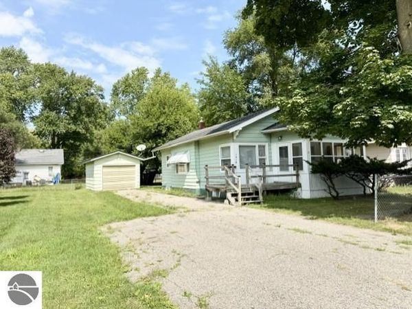 1315 Plum, Alma, MI 48801