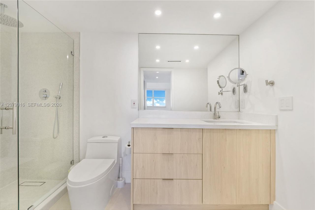 210 Sea View Dr , Unit 511, Key Biscayne, FL 33149 Photo