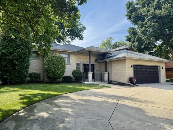 7020 Keystone Avenue , Lincolnwood, IL 60712