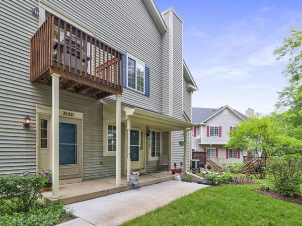 313 Windsor Court, Unit D, South Elgin, IL 60177