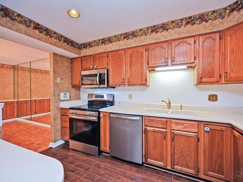 1080 Wittshire Lane, Unit 17, Anderson Township, OH 45255 Photo 12