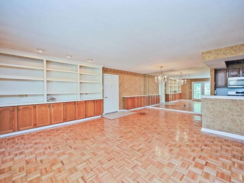1080 Wittshire Lane, Unit 17, Anderson Township, OH 45255 Photo 4
