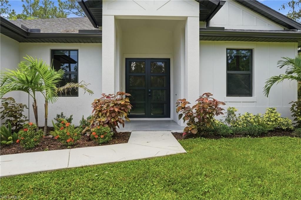 3692 8th Ave Se, Naples, FL 34117 Photo
