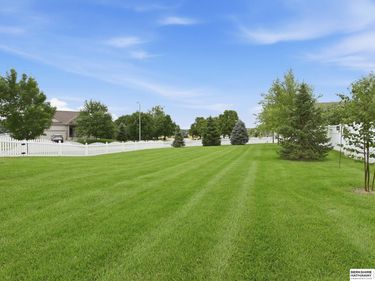 8808 N 156th Avenue, Bennington, NE 68007