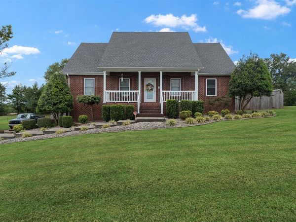 328 Peterson Road , Cave City, KY 42127