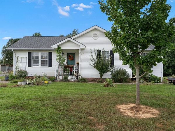 77 Bent Tree Lane , Scottsville, KY 42164