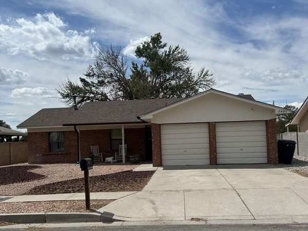 7401 Mayflower Road NE, Albuquerque, NM 87109