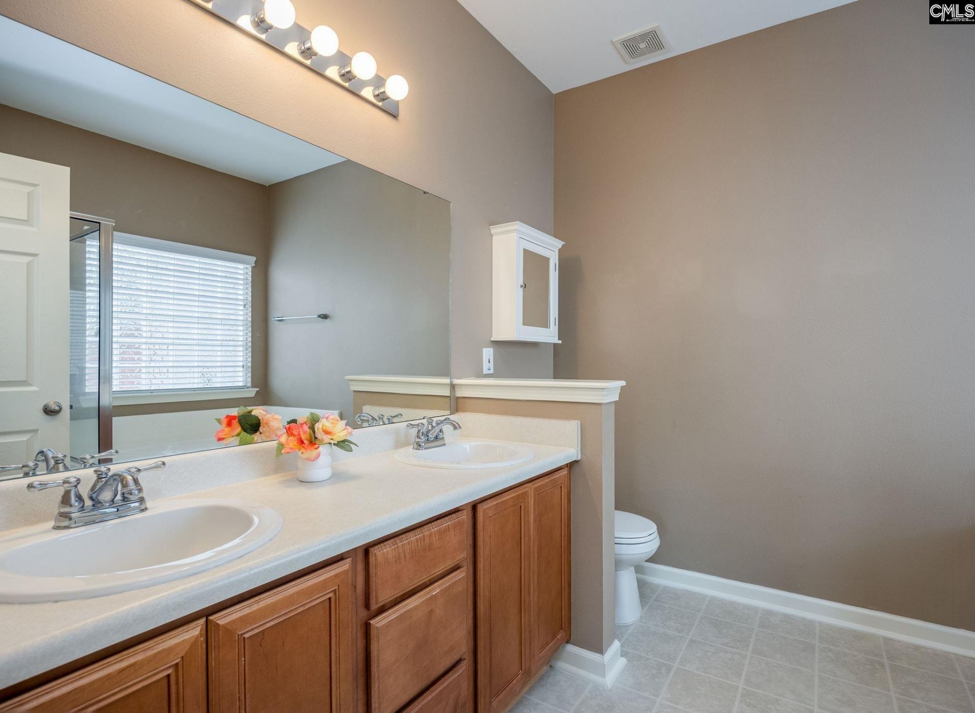 110 Spring Frost Drive Photo 33