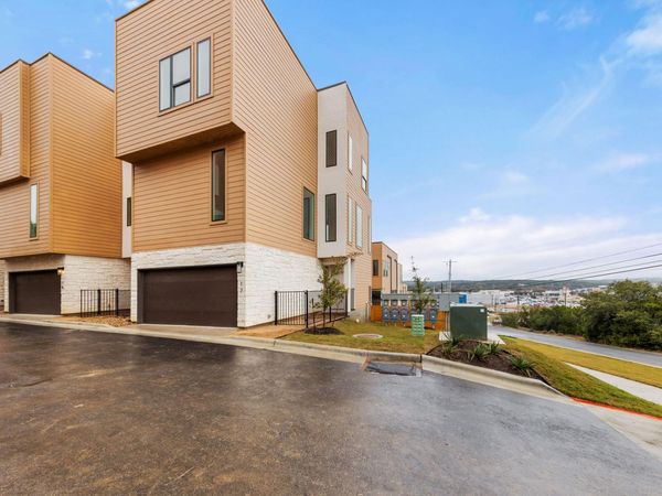 6819 Wolfcreek PASS , Unit 17, Austin, TX 78749