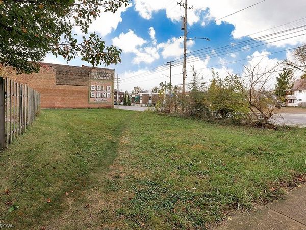 885 E 105th Street , Cleveland, OH 44108