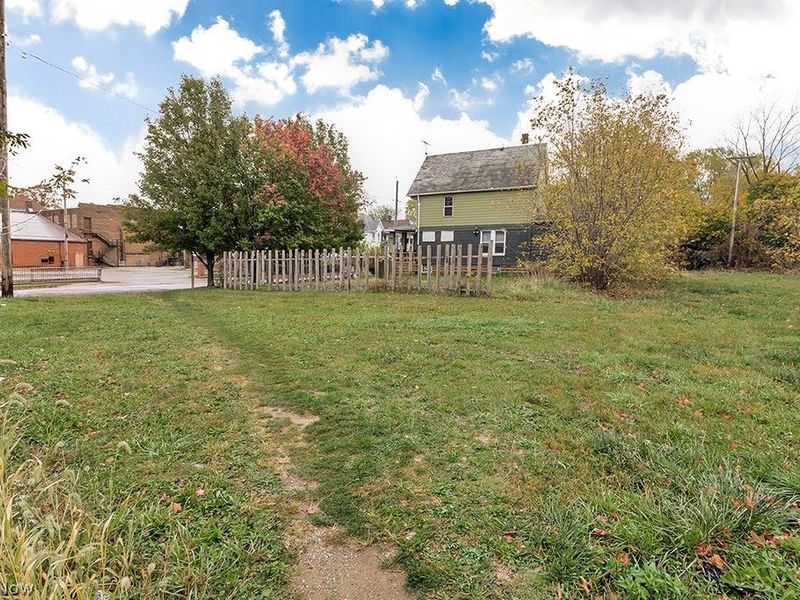 885 E 105th Street , Cleveland, OH 44108 Photo 3