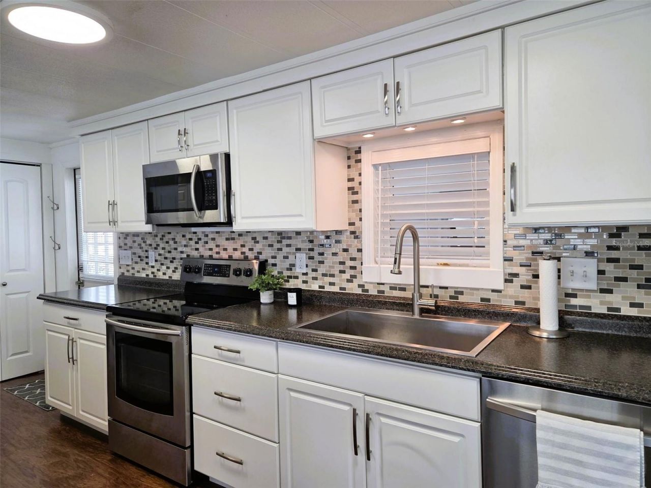 415 Oakwood Boulevard W, Sarasota, FL 34237 Photo