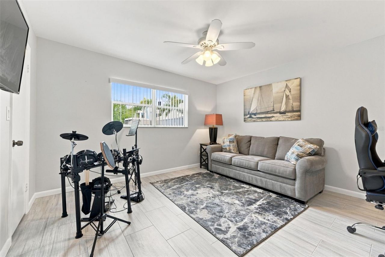 28 Wall Terrace , Redington Shores, FL 33708 Photo