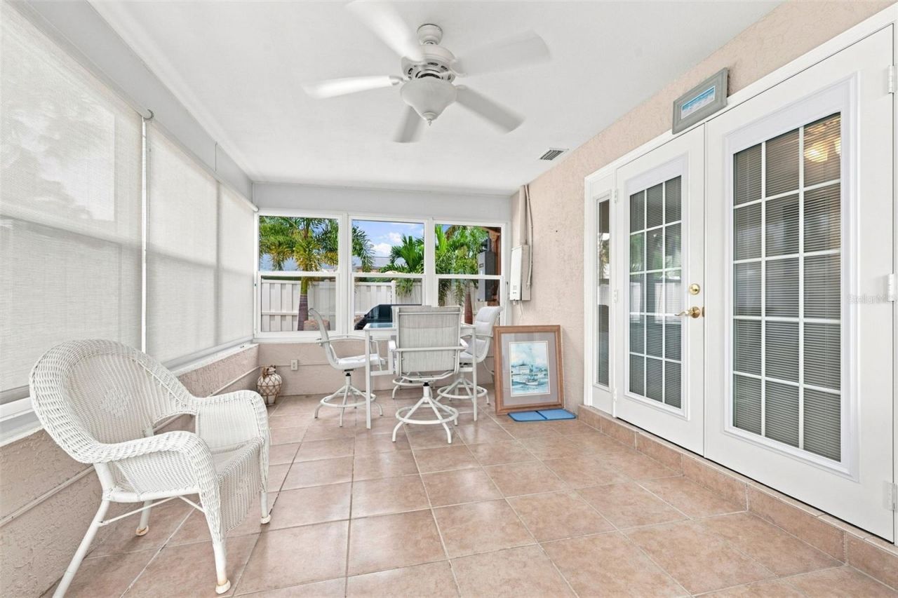 28 Wall Terrace , Redington Shores, FL 33708 Photo