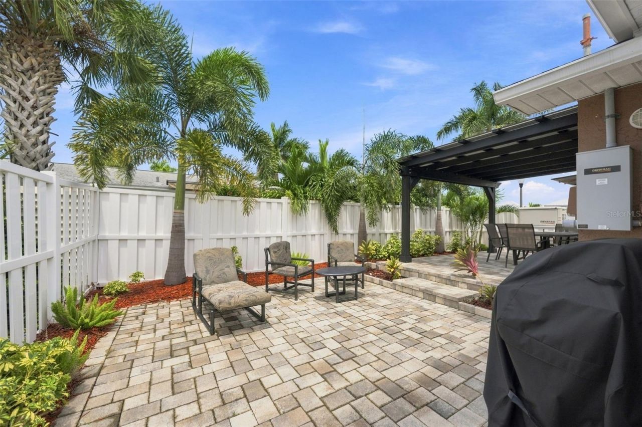 28 Wall Terrace , Redington Shores, FL 33708 Photo