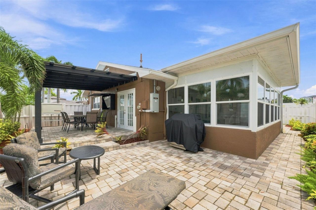 28 Wall Terrace , Redington Shores, FL 33708 Photo