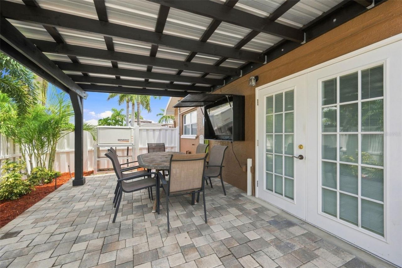 28 Wall Terrace , Redington Shores, FL 33708 Photo