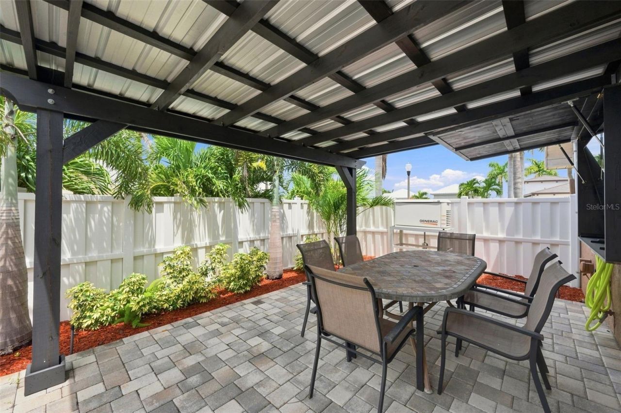 28 Wall Terrace , Redington Shores, FL 33708 Photo
