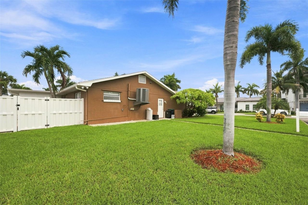 28 Wall Terrace , Redington Shores, FL 33708 Photo