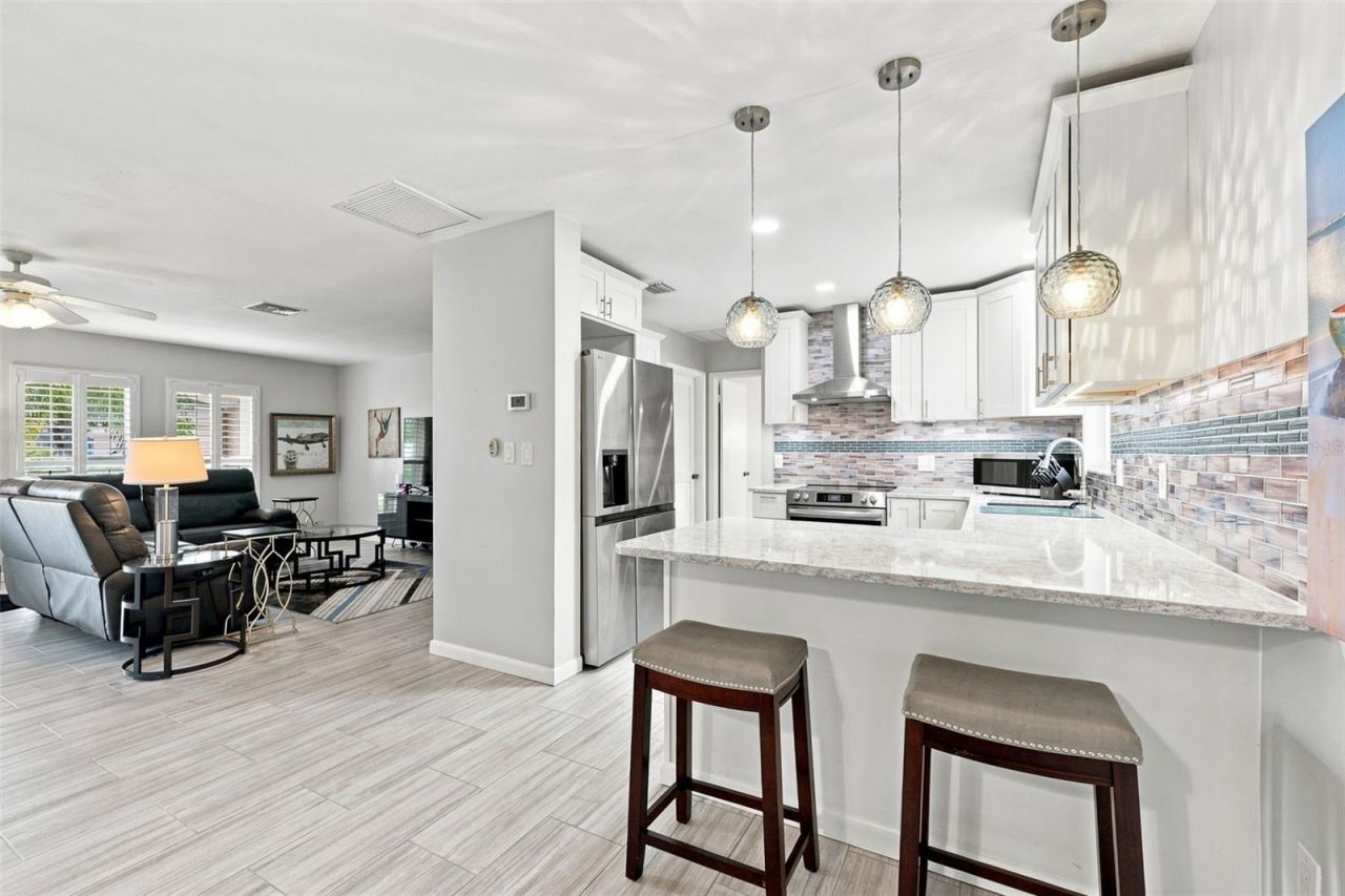 28 Wall Terrace , Redington Shores, FL 33708 Photo