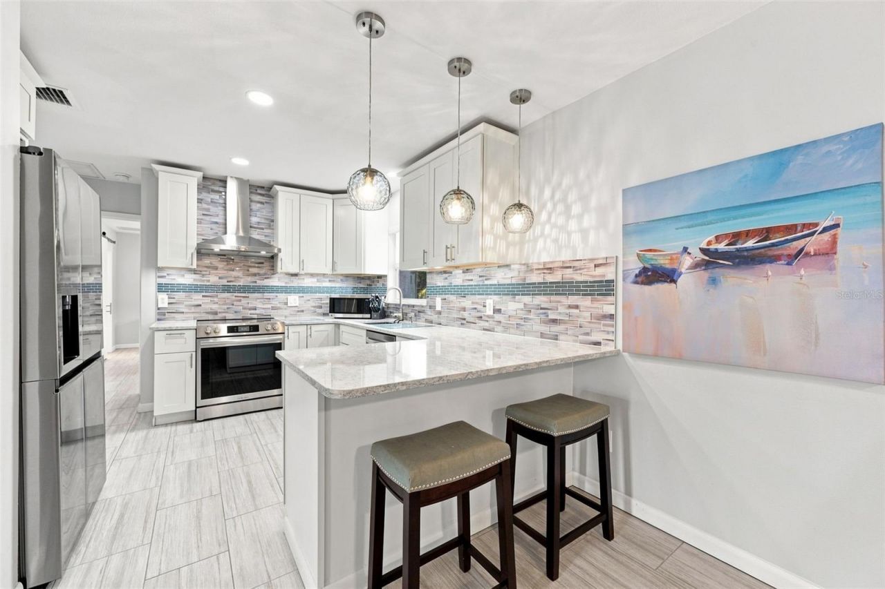 28 Wall Terrace , Redington Shores, FL 33708 Photo