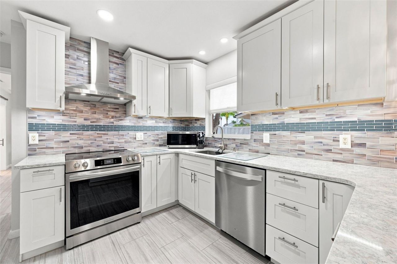 28 Wall Terrace , Redington Shores, FL 33708 Photo