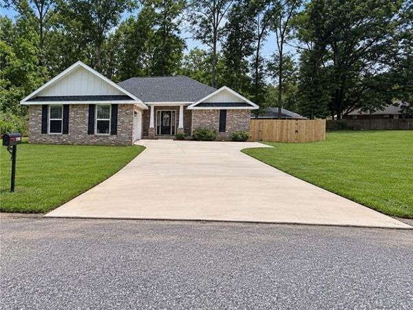 9399 Fox Court E, Semmes, AL 36575