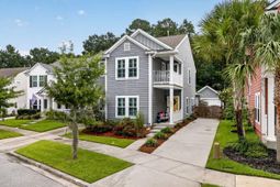 1658 Sparkleberry Lane photo 4