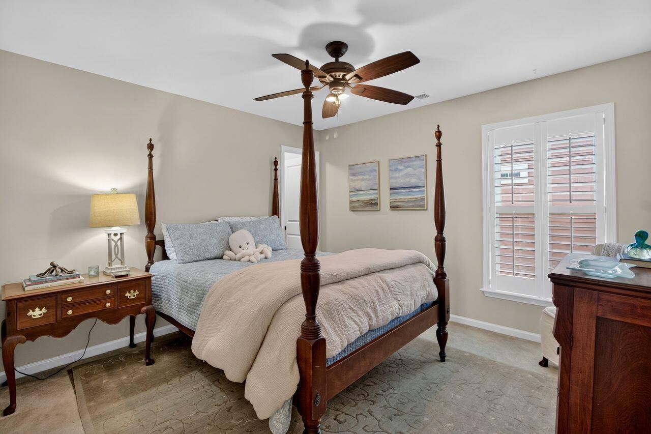 1658 Sparkleberry Lane Photo 28