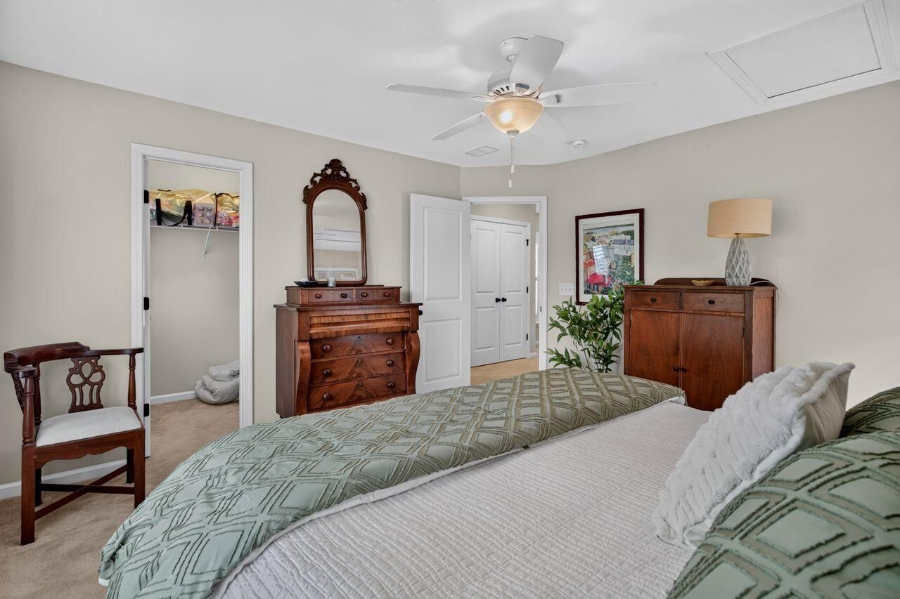 1658 Sparkleberry Lane Photo 31
