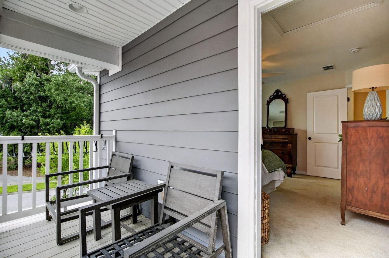 1658 Sparkleberry Lane Photo 32