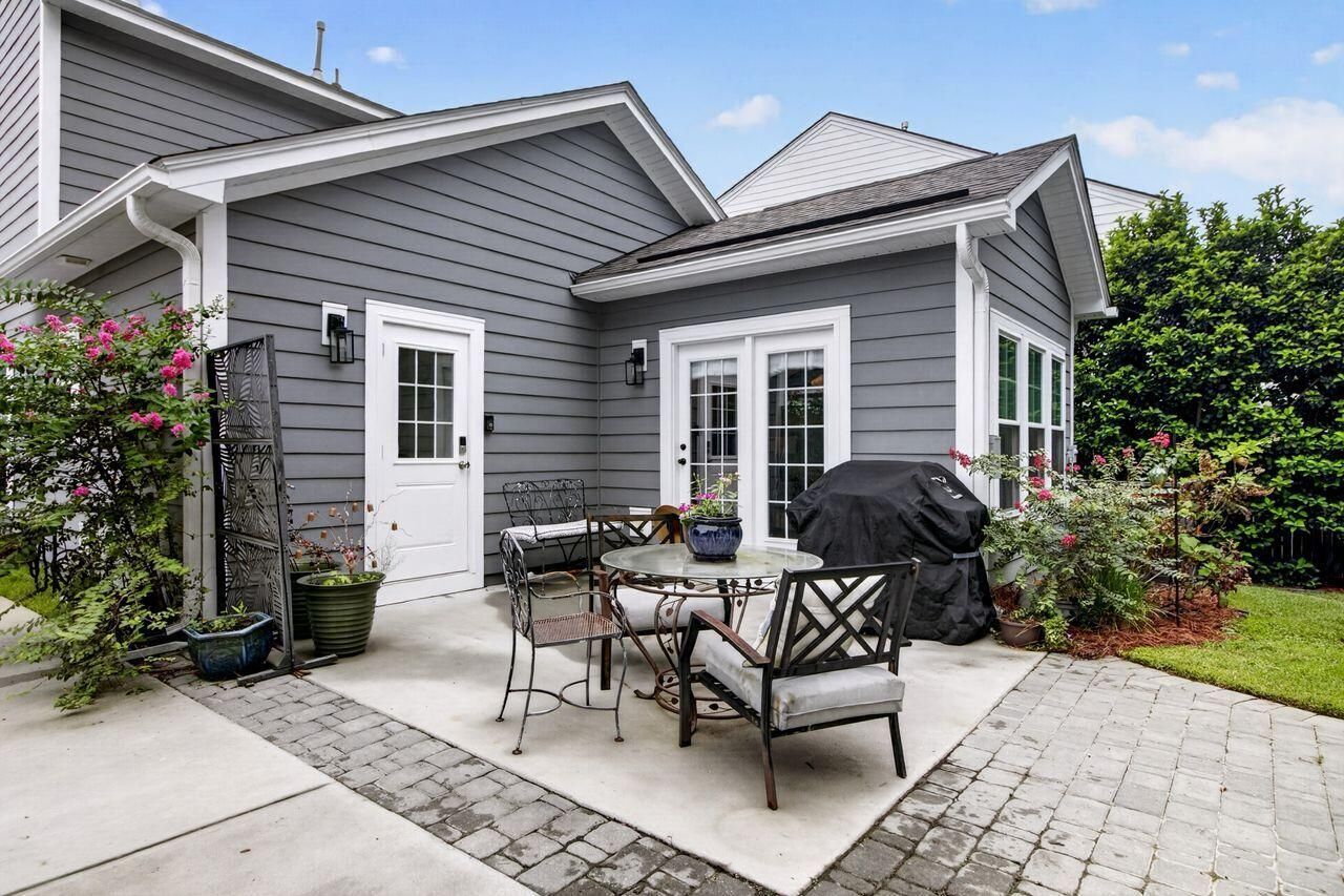 1658 Sparkleberry Lane Photo 36