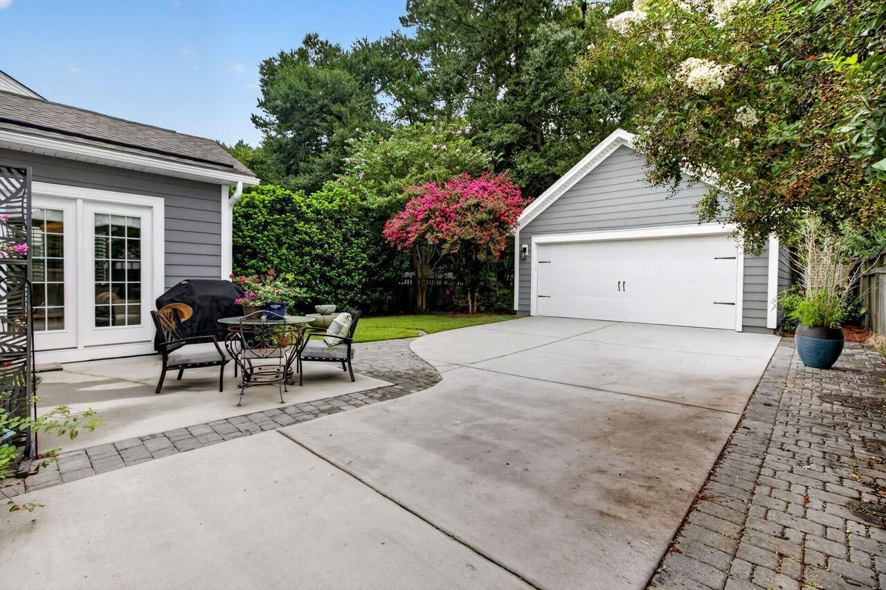 1658 Sparkleberry Lane Photo 37
