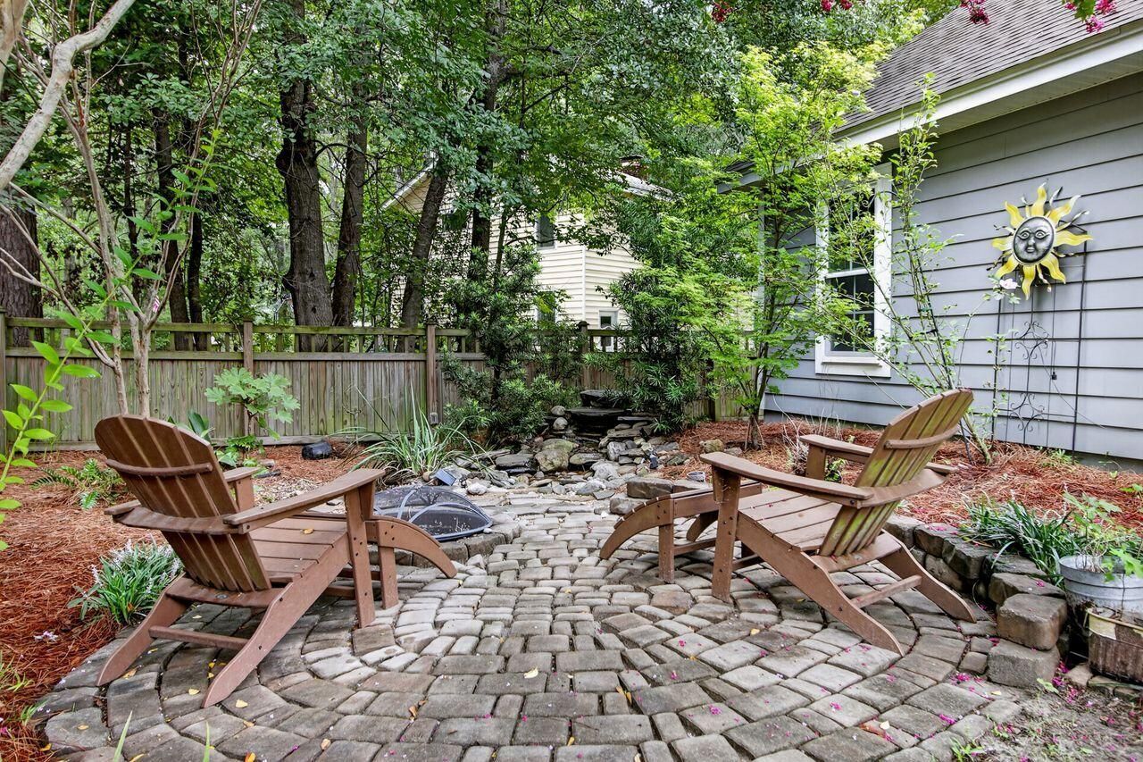 1658 Sparkleberry Lane Photo 40