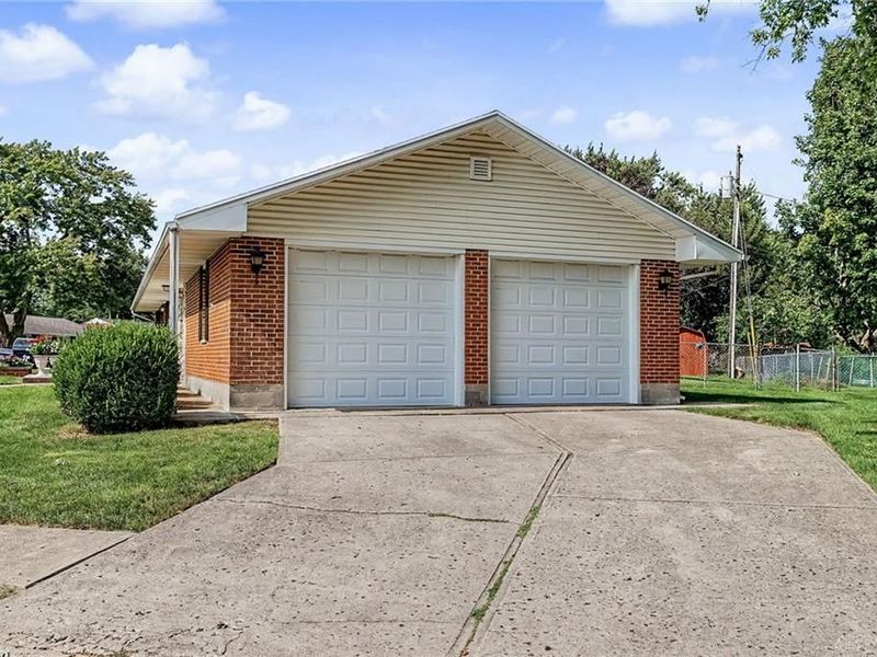 301 Carol Lane, Union, OH 45322 Photo 4