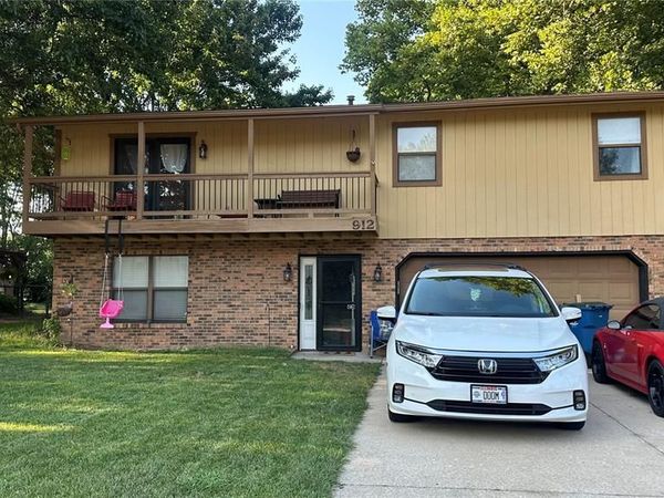 912 Carla Drive , Troy, IL 62294