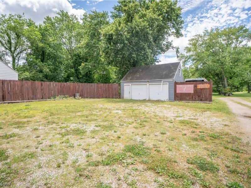 8216 Navarre Road SW, Massillon, OH 44646 Photo 5