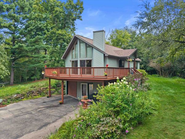 W14129 Theresa Lane, Prairie Du Sac, WI 53578