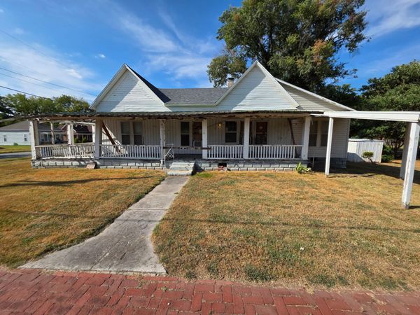 501 N High Street , Neosho, MO 64850