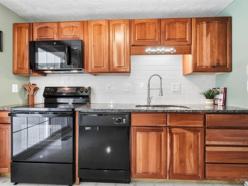 5876 Whippoorwill Hollow Drive, Miami Township, OH 45150 Photo 13