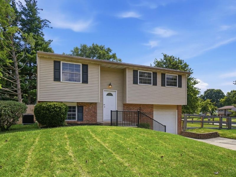 5876 Whippoorwill Hollow Drive, Miami Township, OH 45150 Photo 2