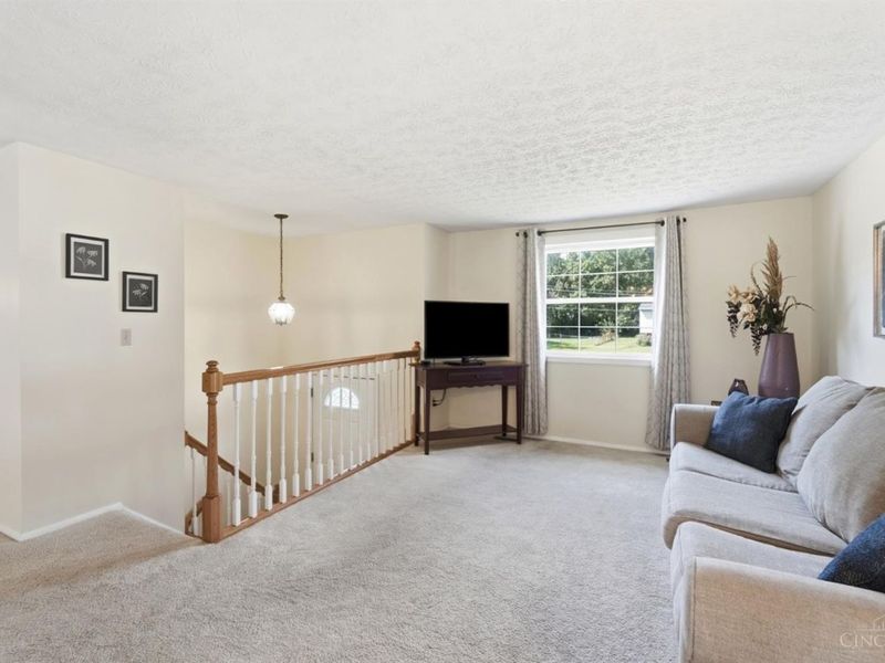 5876 Whippoorwill Hollow Drive, Miami Township, OH 45150 Photo 8