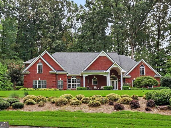 272 Glen Lake Drive, Hoschton, GA 30548
