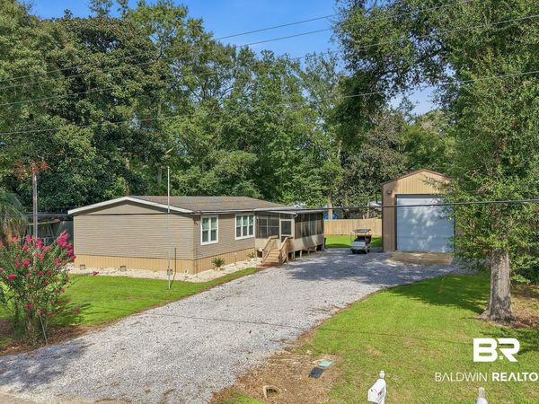 9422 Seabright Avenue, Elberta, AL 36530