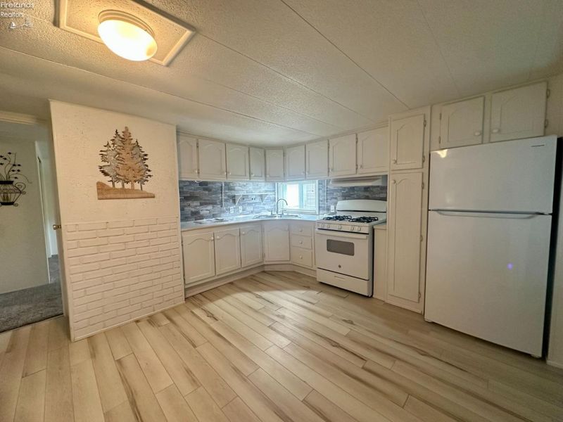 140 Rathbun Drive, Marblehead, OH 43440 Photo 16