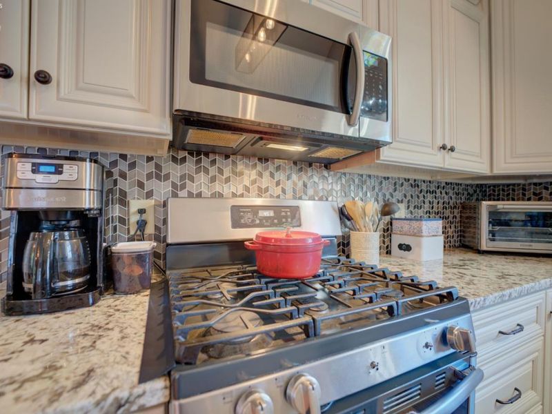 1460 Lexington, Vermilion, OH 44089 Photo 11