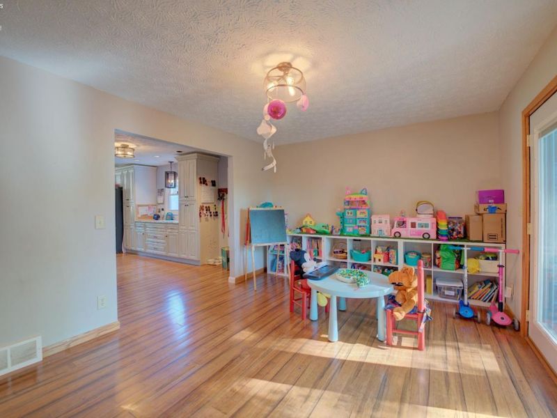 1460 Lexington, Vermilion, OH 44089 Photo 16