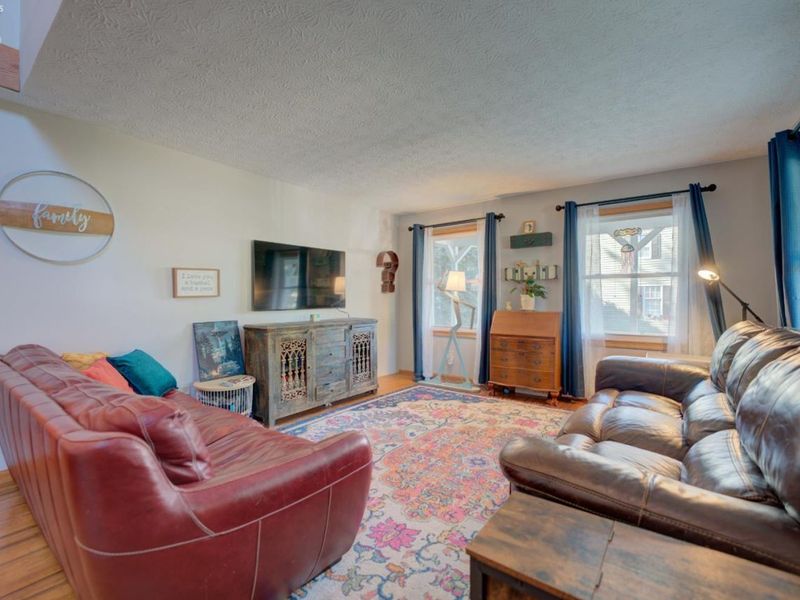 1460 Lexington, Vermilion, OH 44089 Photo 4