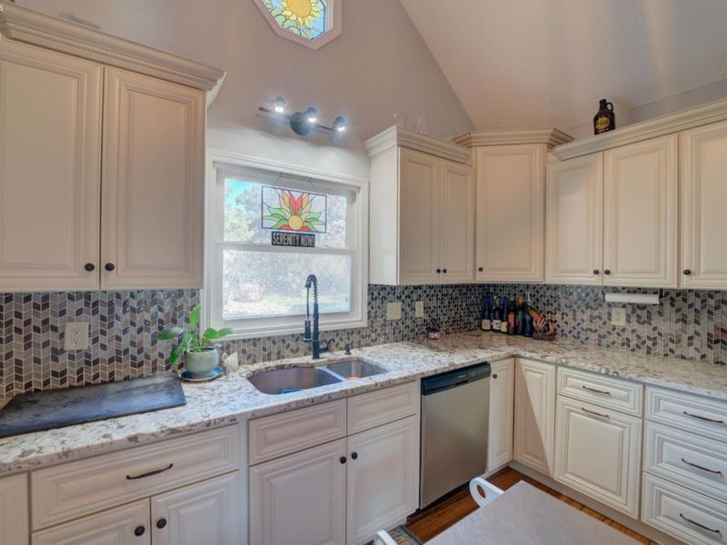 1460 Lexington, Vermilion, OH 44089 Photo 7